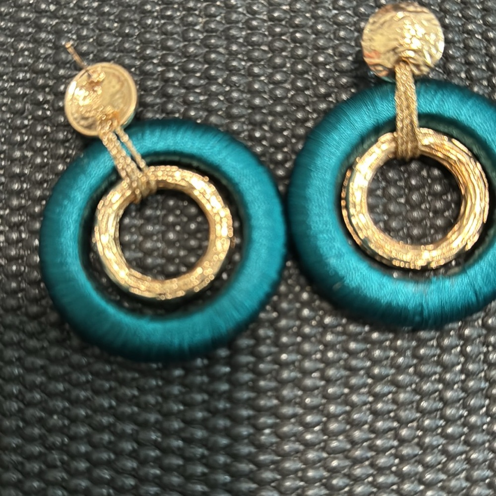 earings - Picture 2 of 2